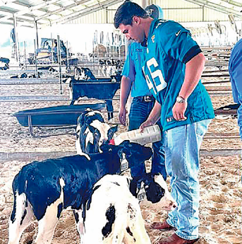 Jacksonville Jaguars player visits Full Circle Dairy