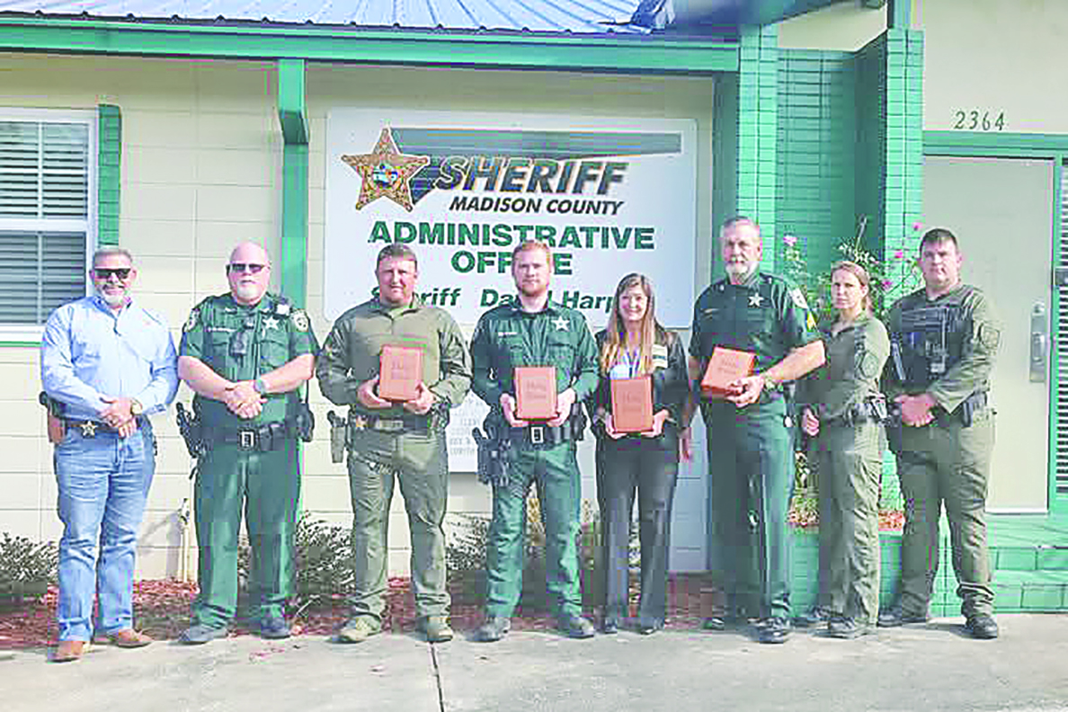 MCSO deputies receive Bibles